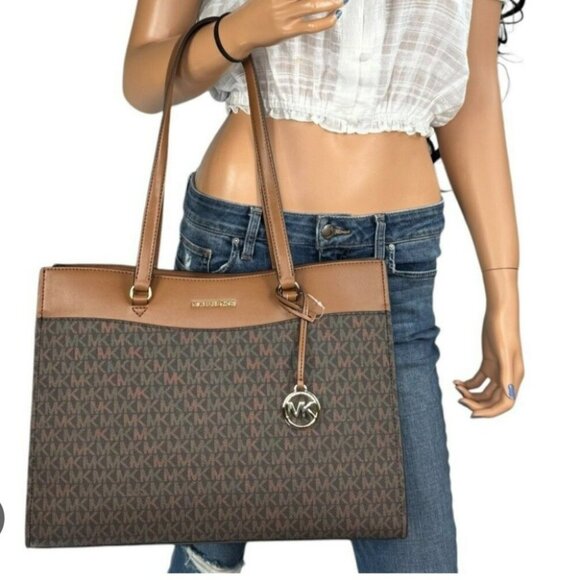 NWT Michael Kors Large Tote - Picture 14 of 14